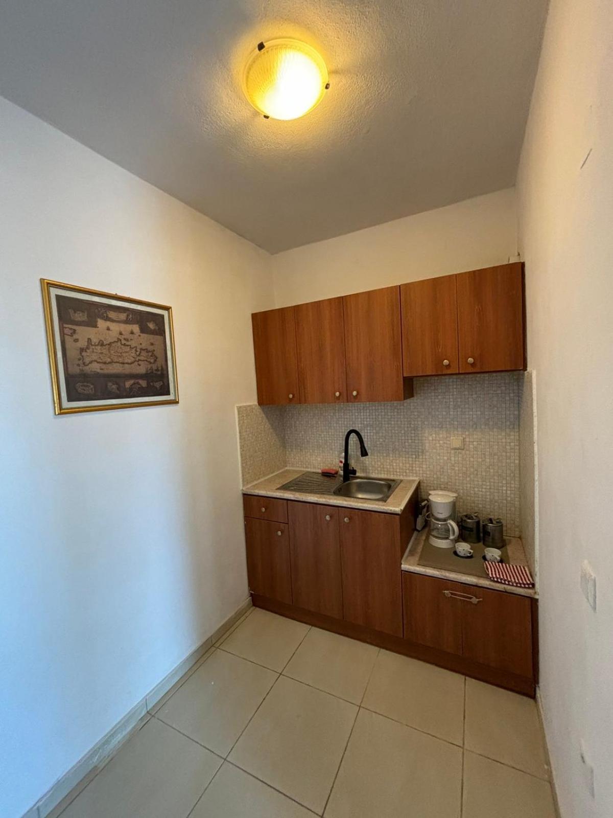 Bibliotheque Vintage & Easy Garden Holiday home Heraklion (Crete)